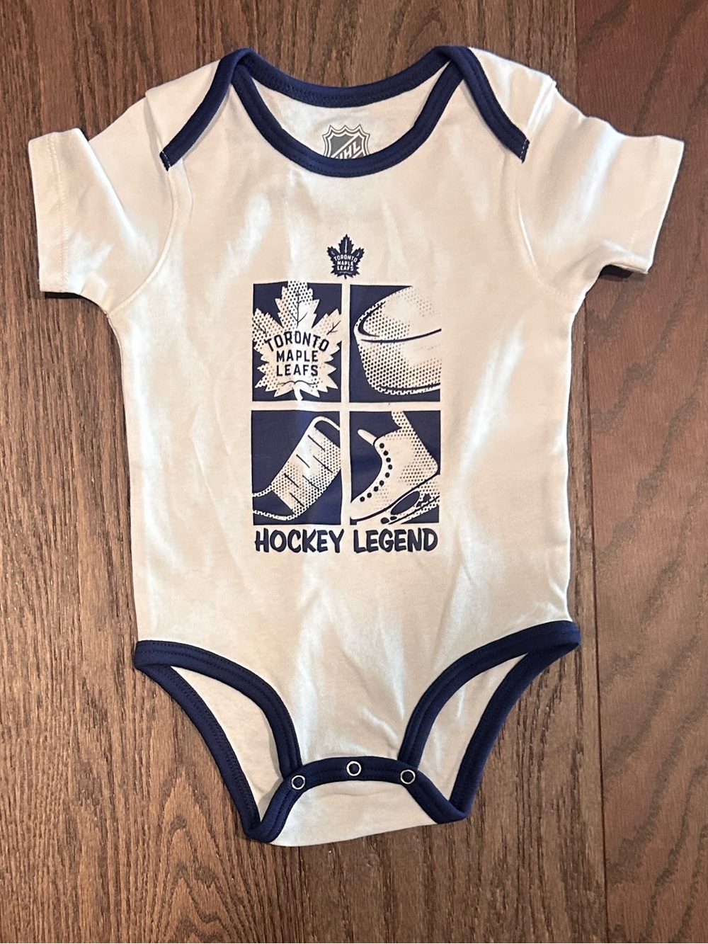 Toronto Maple Leafs Size 6-9 month Baby Bodysuit